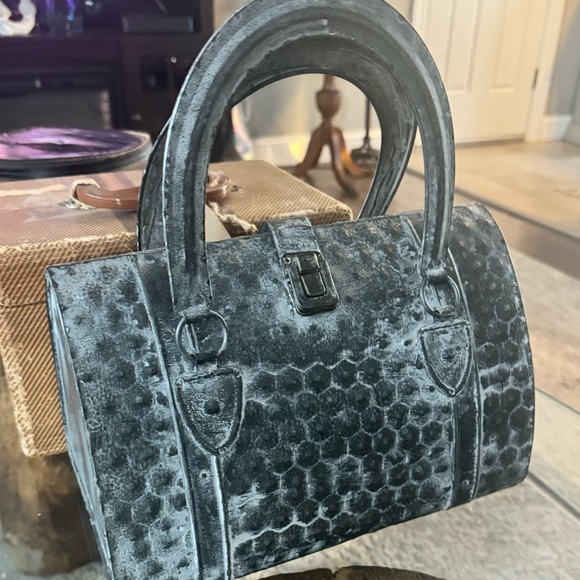 Metal pocket book decor - Picture 2 of 8